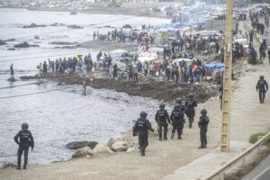 Le juge chargé de l'enquête sur l'entrée des migrants à Ceuta exhorte le gouvernement à déclassifier davantage de documents de la CNI