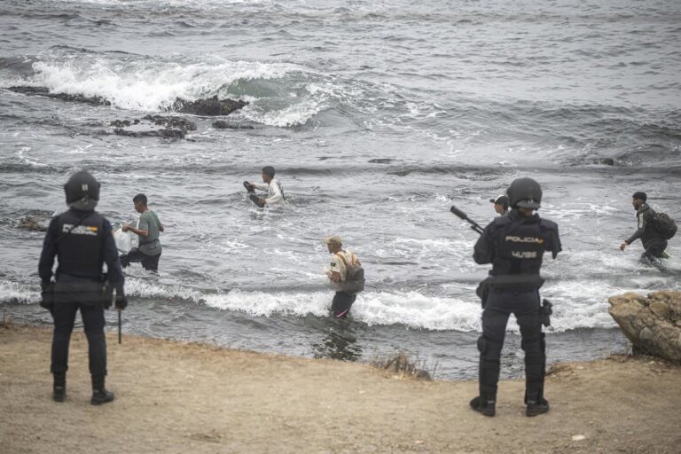 L'Intérieur informe le juge qu'elle n'a pas été avertie du risque réel d'entrée massive à Ceuta : « Ce n'était pas prévisible »