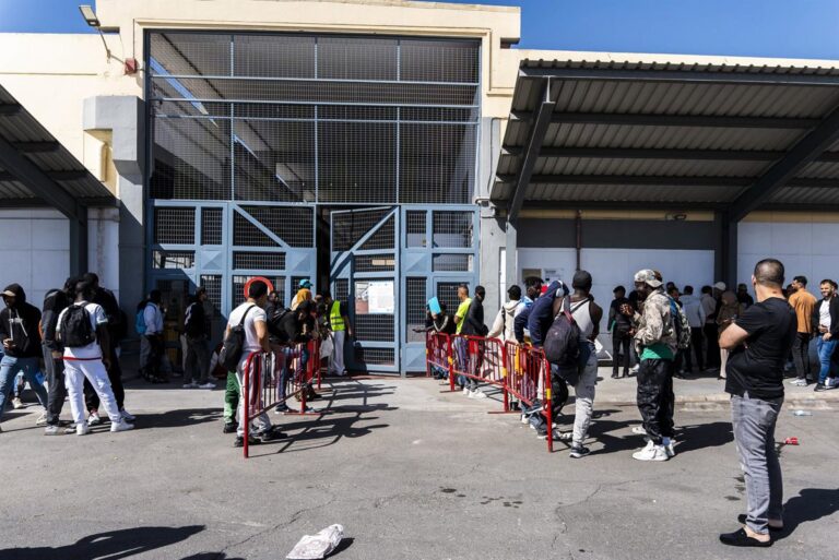 L'Europe examinera la plainte de Junts contre la régularisation des immigrants par le gouvernement