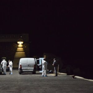 Un bébé et un homme meurent à bord d'un cayuco avec 113 migrants secourus au sud d'El Hierro