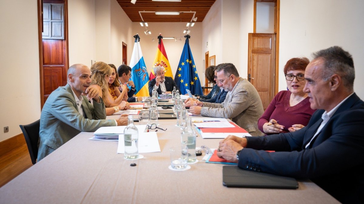 Les îles Canaries se déclarent aveugles en matière d'immigration : "Que fait le gouvernement ? Nous ne savons pas"
