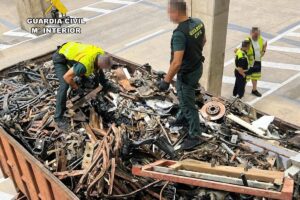 Un migrant mineur caché sous des tonnes de ferraille a été secouru dans le port de Melilla