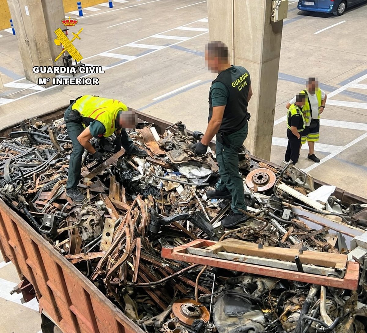 Un migrant mineur caché sous des tonnes de ferraille a été secouru dans le port de Melilla