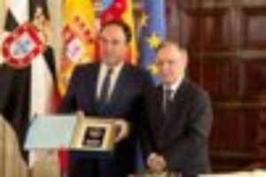 Vivas apprécie la Haute Distinction de la Generalitat et revendique le « courage » des habitants de Ceuta